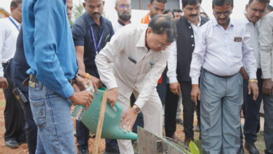 ‘‘एक पेड़ मां के नाम‘‘ अभियान के तहत मंत्री लखन लाल देवांगन ने किया पौधरोपण, दिया पर्यावरण संरक्षण का संदेश….