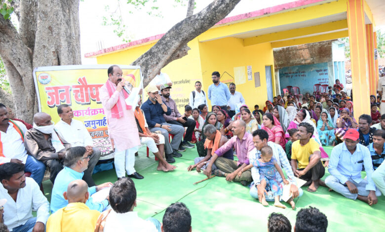 उप मुख्यमंत्री अरुण साव ने एटीआर क्षेत्र के गांवों में लगाई जनचौपाल, ग्रामीणों की सुनी समस्याएं, अधिकारियों को त्वरित निराकरण के दिए निर्देश…