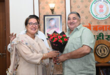सिंधी अकादमी की अध्यक्ष सुषमा जेठानी ने मंत्री राजेश अग्रवाल से की सौजन्य मुलाकात…..