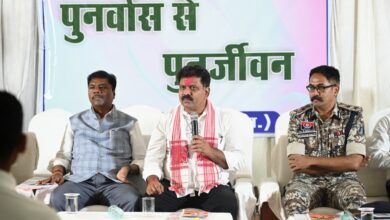 पुनर्वासित युवाओं से मिले उप मुख्यमंत्री विजय शर्मा और वन मंत्री केदार कश्यप, गांवों के विकास में सहभागी बनने का किया आह्वान, सिंचाई व्यवस्था के दिए निर्देश….