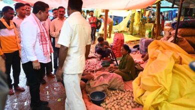 मर्दापाल के साप्ताहिक बाजार में अचानक पहुंचे उप मुख्यमंत्री विजय शर्मा, स्थानीय लोगों से की आत्मीय मुलाकात….