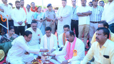 विकास की नई इबारत लिख रहा बिलासपुर, योजनाओं का लाभ अंतिम व्यक्ति तक पहुंचाना हमारी प्रतिबद्धता : केंद्रीय राज्य मंत्री तोखन साहू…… विकास की नई इबारत लिख रहा बिलासपुर, योजनाओं का लाभ अंतिम व्यक्ति तक पहुंचाना हमारी प्रतिबद्धता : केंद्रीय राज्य मंत्री तोखन साहू……