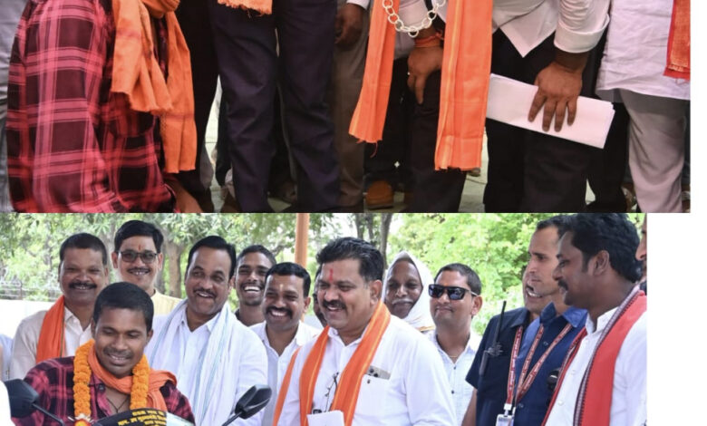 उप मुख्यमंत्री विजय शर्मा ने दिव्यांग नंदकुमार को स्कूटी प्रदान की….
