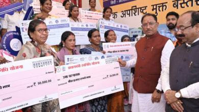स्ट्रीट वेंडर्स के सपनों को मिली नई उड़ान, छत्तीसगढ़ में 1.12 लाख से अधिक वेंडर्स को मिला आर्थिक संबल…… स्ट्रीट वेंडर्स के सपनों को मिली नई उड़ान, छत्तीसगढ़ में 1.12 लाख से अधिक वेंडर्स को मिला आर्थिक संबल……
