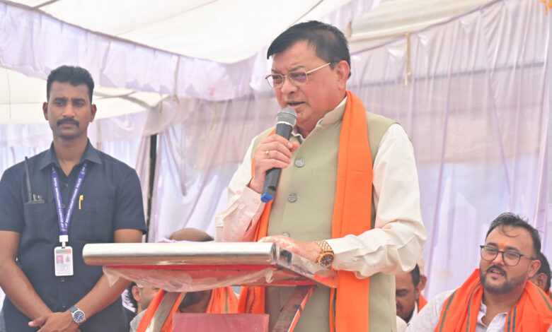 सुशासन तिहार: गोपालपुर समाधान शिविर में पहुंचे प्रभारी मंत्री लखन लाल देवांगन, 17 पंचायतों के ग्रामीणों को मिला योजनाओं का लाभ…..