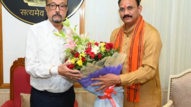 राज्यपाल रमेन डेका से स्वास्थ्य एवं परिवार कल्याण मंत्री जायसवाल ने की भेंट…… राज्यपाल रमेन डेका से स्वास्थ्य एवं परिवार कल्याण मंत्री जायसवाल ने की भेंट……