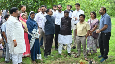 पोटियाडीह में औषधीय खेती से स्व-सहायता समूह महिला सशक्तिकरण और आत्मनिर्भरता की नई मिसाल – मंत्री केदार कश्यप…. पोटियाडीह में औषधीय खेती से स्व-सहायता समूह महिला सशक्तिकरण और आत्मनिर्भरता की नई मिसाल – मंत्री केदार कश्यप….