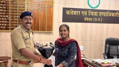 CG:नवपदस्थ एसपी त्रिलोक बंसल (IPS) ने कलेक्टर प्रतिष्ठा ममगाईं से किये सौजन्य भेंट, कानून- व्यवस्था व समन्वय पर हुई चर्चा