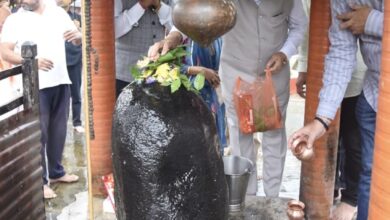 श्रम मंत्री लखनलाल देवांगन ने कोपाबेड़ा शिव मंदिर में की पूजा-अर्चना श्रम मंत्री लखनलाल देवांगन ने कोपाबेड़ा शिव मंदिर में की पूजा-अर्चना