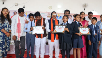 शाला प्रवेशोत्सव से शिक्षा को मिली नई उड़ान, 37 बंद विद्यालय फिर से खुले, बच्चों के चेहरों पर लौटी मुस्कान…. शाला प्रवेशोत्सव से शिक्षा को मिली नई उड़ान, 37 बंद विद्यालय फिर से खुले, बच्चों के चेहरों पर लौटी मुस्कान….