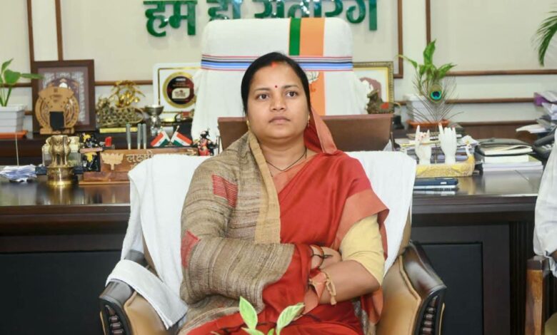 ‘मन की बात’ से विकसित भारत का संकल्प हुआ और मजबूत: प्रधानमंत्री के प्रेरक संदेशों का मंत्री लक्ष्मी राजवाड़े ने किया श्रवण…. ‘मन की बात’ से विकसित भारत का संकल्प हुआ और मजबूत: प्रधानमंत्री के प्रेरक संदेशों का मंत्री लक्ष्मी राजवाड़े ने किया श्रवण….