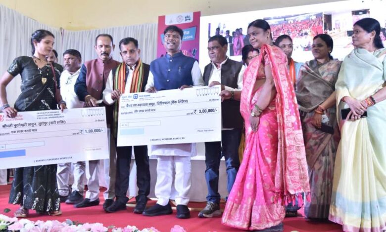बस्तर की मातृशक्ति आज समाज में बदलाव की सशक्त वाहक- वन मंत्री केदार कश्यप…. बस्तर की मातृशक्ति आज समाज में बदलाव की सशक्त वाहक- वन मंत्री केदार कश्यप….