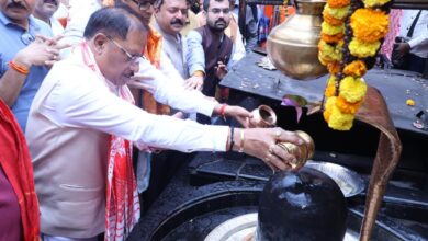 गुरु पूर्णिमा पर कोसमनारा पहुंचे मुख्यमंत्री विष्णु देव साय, सत्यनारायण बाबा धाम में की पूजा-अर्चना…..