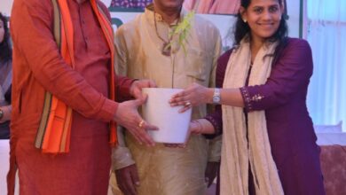 मेडिकल कॉलेज परिसर बना हरित विकास का प्रतीक : स्वास्थ्य मंत्री श्याम बिहारी जायसवाल ने किया पौधरोपण, तेंदूपत्ता बोनस चेक वितरित कर ‘तुहर पौधा तुहर द्वार’ वाहन को दिखाई हरी झंडी….