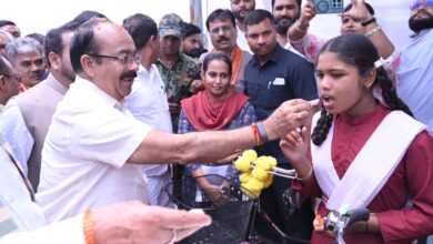 उप मुख्यमंत्री अरुण साव ने शाला प्रवेश उत्सव में बच्चों को तिलक लगाकर कराया शाला प्रवेश…. उप मुख्यमंत्री अरुण साव ने शाला प्रवेश उत्सव में बच्चों को तिलक लगाकर कराया शाला प्रवेश….