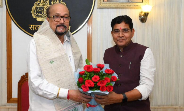 राज्यपाल रमेन डेका से उच्च शिक्षा मंत्री वर्मा ने की सौजन्य भेंट….