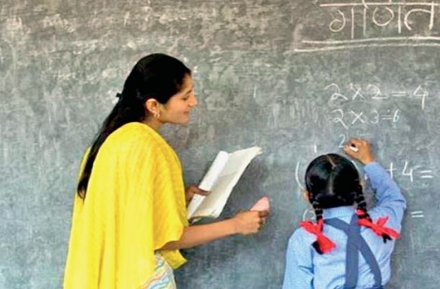 अकादमिक सशक्तिकरण, रोजगार सृजन और कर्मचारी हितों के साथ आगे बढ़ता छत्तीसगढ़, 362 सहायक प्राध्यापक बने प्रोफेसर, 152 प्रोफ़ेसर हुए प्राचार्य पदोन्नति, शैक्षणिक नेतृत्व को मिली नई मजबूती….. अकादमिक सशक्तिकरण, रोजगार सृजन और कर्मचारी हितों के साथ आगे बढ़ता छत्तीसगढ़, 362 सहायक प्राध्यापक बने प्रोफेसर, 152 प्रोफ़ेसर हुए प्राचार्य पदोन्नति, शैक्षणिक नेतृत्व को मिली नई मजबूती…..