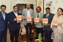 राज्यपाल रमेन डेका को प्रमुख लोकायुक्त उबोवेजा ने आयोग का वार्षिक प्रतिवेदन सौंपा…