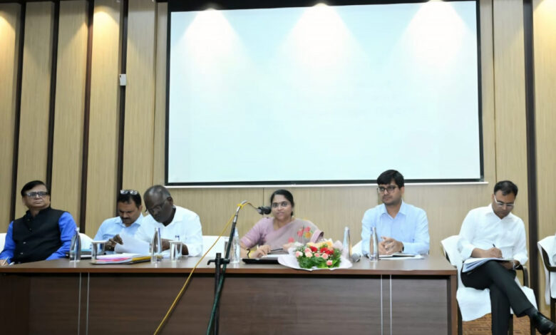 निर्माण कार्यों का हर 15 दिनों में करें निरीक्षण, नागरिक सुविधाओं के काम में न हो लापरवाही : श्रीमती शंगीता आर….. निर्माण कार्यों का हर 15 दिनों में करें निरीक्षण, नागरिक सुविधाओं के काम में न हो लापरवाही : श्रीमती शंगीता आर…..