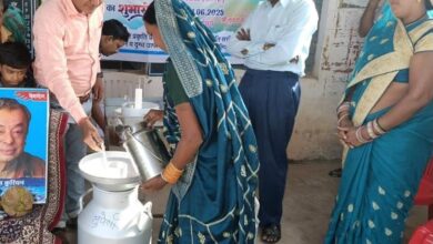 श्वेत क्रांति से संवरती ग्रामीण तकदीर: धमतरी में सहकारिता और महिला नेतृत्व से लिखी जा रही आत्मनिर्भरता की नई गाथा….. श्वेत क्रांति से संवरती ग्रामीण तकदीर: धमतरी में सहकारिता और महिला नेतृत्व से लिखी जा रही आत्मनिर्भरता की नई गाथा…..