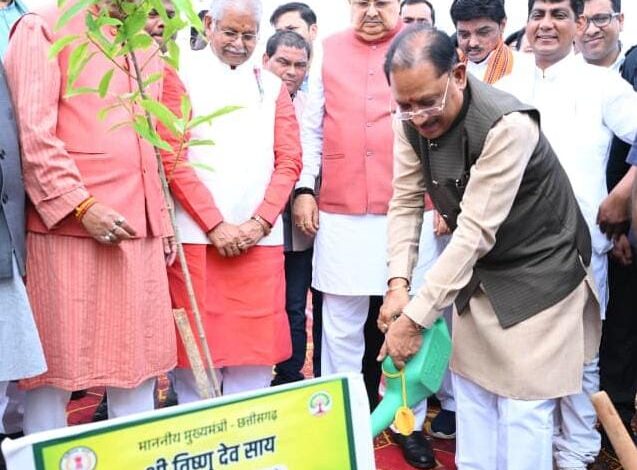 विधानसभा परिसर में ‘एक पेड़ मां के नाम 3.0‘ अभियान के तहत हुआ वृहद पौधरोपण : मुख्यमंत्री विष्णुदेव साय और विधानसभा अध्यक्ष डॉ. रमन सिंह ने लगाया रुद्राक्ष का पौधा…. विधानसभा परिसर में ‘एक पेड़ मां के नाम 3.0‘ अभियान के तहत हुआ वृहद पौधरोपण : मुख्यमंत्री विष्णुदेव साय और विधानसभा अध्यक्ष डॉ. रमन सिंह ने लगाया रुद्राक्ष का पौधा….