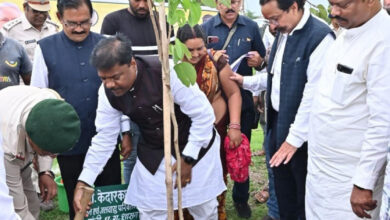 धमतरी बना प्रदेश का पहला जिला, जहाँ PACS के जरिए किसानों को मिलेगी ड्रोन स्प्रेयर सेवा: सहकारिता मंत्री केदार कश्यप… धमतरी बना प्रदेश का पहला जिला, जहाँ PACS के जरिए किसानों को मिलेगी ड्रोन स्प्रेयर सेवा: सहकारिता मंत्री केदार कश्यप…