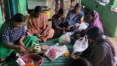 रक्षाबंधन पर बिखरेगा हरियाली का संदेश: रायगढ़ में स्व-सहायता समूह की दीदियों ने तैयार कीं अनोखी बीज राखियां, भाई की कलाई पर प्यार, धरती मां को उपहार की थीम पर बिहान की अभिनव पहल…. रक्षाबंधन पर बिखरेगा हरियाली का संदेश: रायगढ़ में स्व-सहायता समूह की दीदियों ने तैयार कीं अनोखी बीज राखियां, भाई की कलाई पर प्यार, धरती मां को उपहार की थीम पर बिहान की अभिनव पहल….