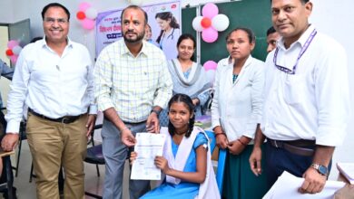 विशेष टीकाकरण दिवस पर राज्य में सर्वाधिक बालिकाओं को लगी एचपीवी वैक्सीन, सर्वाइकल कैंसर की रोकथाम की दिशा में बड़ी उपलब्धि, एचपीवी टीकाकरण में गौरेला-पेंड्रा-मरवाही जिला बना प्रदेश में अव्वल…… विशेष टीकाकरण दिवस पर राज्य में सर्वाधिक बालिकाओं को लगी एचपीवी वैक्सीन, सर्वाइकल कैंसर की रोकथाम की दिशा में बड़ी उपलब्धि, एचपीवी टीकाकरण में गौरेला-पेंड्रा-मरवाही जिला बना प्रदेश में अव्वल……