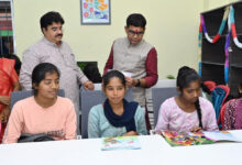 गांव और शहर के युवाओं के बीच अवसरों की दूरी मिटाएगी ई-लाइब्रेरी- मंत्री टंक राम वर्मा….