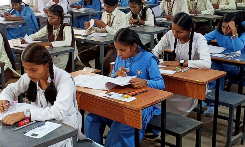 बस्तर में उच्च शिक्षा की नई भोर, 100 करोड़ के ‘मेरु’ अनुदान और रोजगारोन्मुखी पाठ्यक्रमों से सशक्त हो रहे बस्तर के युवा…..