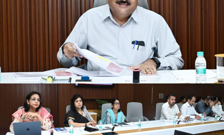 शत-प्रतिशत सत्यापन कर पात्र हितग्राहियों को योजनाओं का लाभ सुनिश्चित करें: मुख्य सचिव विकास शील… शत-प्रतिशत सत्यापन कर पात्र हितग्राहियों को योजनाओं का लाभ सुनिश्चित करें: मुख्य सचिव विकास शील…