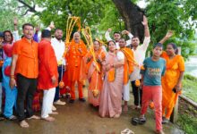 बरसते पानी में नहीं रुके शिवभक्तों के कदम, जितेन्द्र वर्मा के नेतृत्व में बोल बम के जयघोष के साथ पाटन से टोलाघाट तक निकली भव्य कांवर यात्रा…