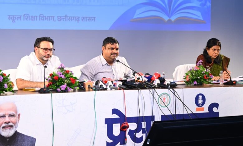 स्कूल शिक्षा विभाग की उपलब्धियों पर मंत्री गजेंद्र यादव ने की प्रेस कॉन्फ्रेंस, दो वर्षों के कार्यों का रखा लेखा-जोखा..