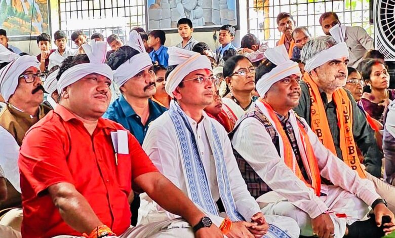 अब धमाकों की नहीं, रेडियो की गूंज, दूरस्थ वनांचल छिंदनार के लोगों ने सुनी प्रधानमंत्री के ‘मन की बात’… अब धमाकों की नहीं, रेडियो की गूंज, दूरस्थ वनांचल छिंदनार के लोगों ने सुनी प्रधानमंत्री के ‘मन की बात’…