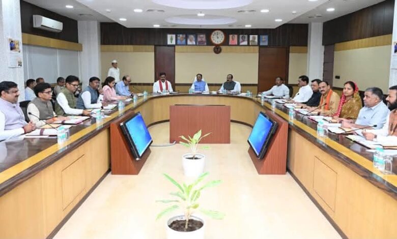 CG कैबिनेट ब्रेकिंग : मुख्यमंत्री विष्णु देव साय की अध्यक्षता में कैबिनेट की बैठक शुरू,लिए जा सकते हैं बड़े फैसले