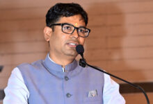 भगवान सहस्रबाहु की प्रतिमा का अनावरण, सामाजिक एकता और नई पीढ़ी के उत्थान का दिया संदेश, वित्त मंत्री ओ.पी. चौधरी एवं स्वास्थ्य मंत्री श्याम बिहारी जायसवाल ने किया प्रतिमा का अनावरण…..