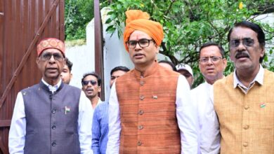 वित्त मंत्री ओपी चौधरी ने रायगढ़ निवास कार्यालय में किया ध्वजारोहण, राष्ट्रध्वज को दी सलामी….