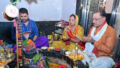 मुख्यमंत्री विष्णुदेव साय ने सावन सोमवार और नागपंचमी पर श्री फलेश्वरनाथ महादेव की पूजा-अर्चना की