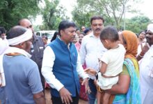 बाढ़ प्रभावित परिवारों के बीच पहुंचे वन मंत्री केदार कश्यप,पालकी गांव में राहत सामग्री और सहायता राशि का किया वितरण, हरसंभव मदद का दिलाया भरोसा…