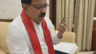 कुलगाम आतंकी हमले के पीड़ितों के परिजनों से उप मुख्यमंत्री विजय शर्मा ने की बात कुलगाम आतंकी हमले के पीड़ितों के परिजनों से उप मुख्यमंत्री विजय शर्मा ने की बात