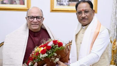 मुख्यमंत्री विष्णुदेव साय से निर्माता-निर्देशक डॉ. चंद्रप्रकाश द्विवेदी ने की सौजन्य मुलाकात…..