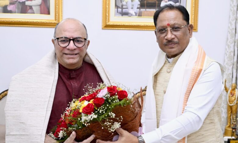 मुख्यमंत्री विष्णुदेव साय से निर्माता-निर्देशक डॉ. चंद्रप्रकाश द्विवेदी ने की सौजन्य मुलाकात….. मुख्यमंत्री विष्णुदेव साय से निर्माता-निर्देशक डॉ. चंद्रप्रकाश द्विवेदी ने की सौजन्य मुलाकात…..