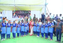 मंत्री लक्ष्मी राजवाड़े के नेतृत्व में सूरजपुर जिले में निकलीं भव्य तिरंगा यात्राएं….
