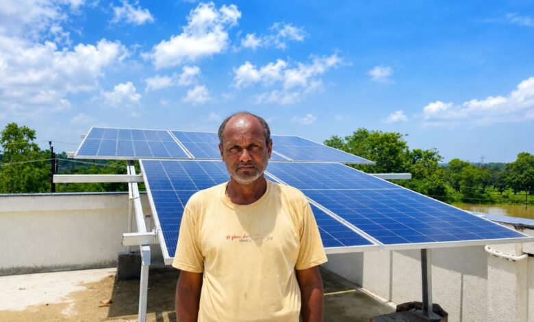 प्रधानमंत्री सूर्यघर योजना से बदल रही तस्वीर : शुभम राठौर का परिवार बना ऊर्जा आत्मनिर्भरता का उदाहरण…. प्रधानमंत्री सूर्यघर योजना से बदल रही तस्वीर : शुभम राठौर का परिवार बना ऊर्जा आत्मनिर्भरता का उदाहरण….
