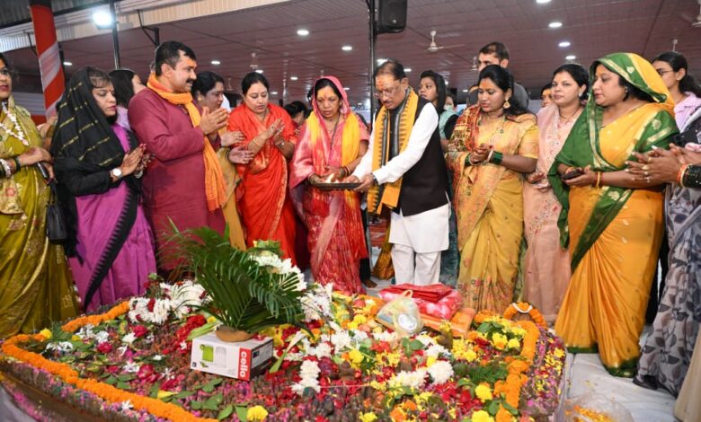 मुख्यमंत्री विष्णुदेव साय ने पवित्र श्रावण मास में अपने निवास में किया रुद्राभिषेक, भगवान शिव से प्रदेशवासियों की सुख-समृद्धि और खुशहाली की मंगल कामना…. मुख्यमंत्री विष्णुदेव साय ने पवित्र श्रावण मास में अपने निवास में किया रुद्राभिषेक, भगवान शिव से प्रदेशवासियों की सुख-समृद्धि और खुशहाली की मंगल कामना….