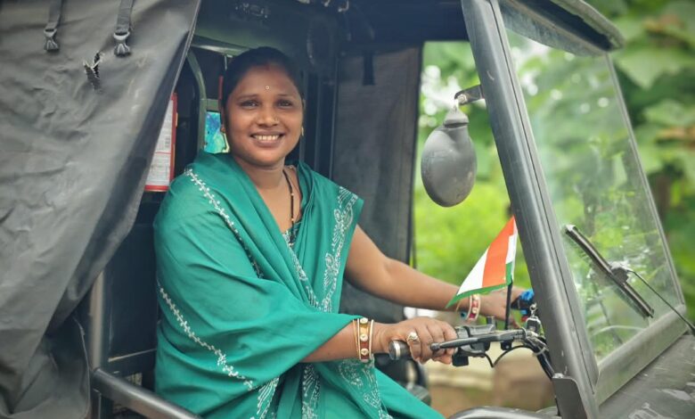 दीदी ई-रिक्शा सहायता योजना से सेवती और अंजू बनीं आत्मनिर्भर, ई-रिक्शा से आसान हुआ सफर और बढ़ी कमाई, हर महीने हो रहा 10 से 12 हजार रुपए का शुद्ध लाभ…. दीदी ई-रिक्शा सहायता योजना से सेवती और अंजू बनीं आत्मनिर्भर, ई-रिक्शा से आसान हुआ सफर और बढ़ी कमाई, हर महीने हो रहा 10 से 12 हजार रुपए का शुद्ध लाभ….