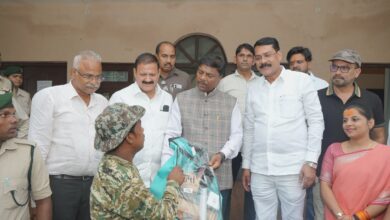 मानव-हाथी द्वंद्व कम करने में हाथी मित्र दल की भूमिका महत्वपूर्ण- वन मंत्री केदार कश्यप…. मानव-हाथी द्वंद्व कम करने में हाथी मित्र दल की भूमिका महत्वपूर्ण- वन मंत्री केदार कश्यप….