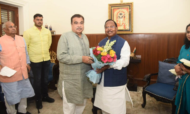 बलरामपुर और रामानुजगंज को जल्द मिलेगा बायपास की सौगात, मंत्री रामविचार नेताम ने केंद्रीय परिवहन मंत्री नितिन गडकरी से दिल्ली में की सौजन्य मुलाकात