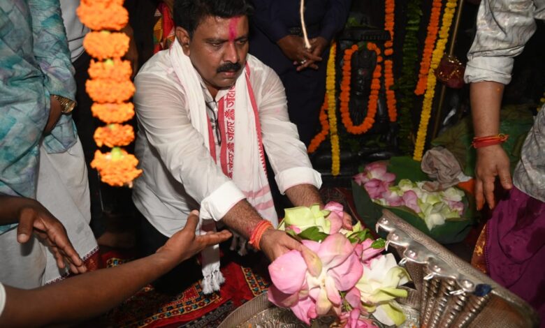 हर-हर महादेव और बोल-बम के जयघोष के साथ निकली भोरमदेव पदयात्रा, शिवमय हुआ कबीरधाम, उप मुख्यमंत्री विजय शर्मा हजारों श्रद्धालुओं के साथ पदयात्रा में हुए शामिल…. हर-हर महादेव और बोल-बम के जयघोष के साथ निकली भोरमदेव पदयात्रा, शिवमय हुआ कबीरधाम, उप मुख्यमंत्री विजय शर्मा हजारों श्रद्धालुओं के साथ पदयात्रा में हुए शामिल….