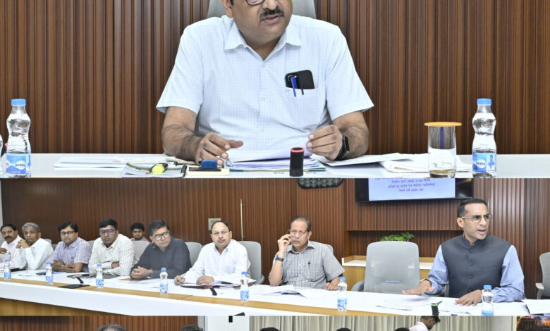 परियोजना निर्माण एवं क्रियान्वयन समिति की बैठक सम्पन्न, नवा रायपुर में ई-बसों के संचालन, कार्यालय भवन निर्माण सहित सड़क परियोजनाओं के प्रस्तावों पर हुआ विचार-विमर्श….. परियोजना निर्माण एवं क्रियान्वयन समिति की बैठक सम्पन्न, नवा रायपुर में ई-बसों के संचालन, कार्यालय भवन निर्माण सहित सड़क परियोजनाओं के प्रस्तावों पर हुआ विचार-विमर्श…..